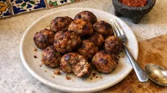 Albóndigas en freidora de aire: doraditas por fuera y jugosas en 15 minutos
