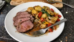 Carne de res al horno con papas doradas: el método de sellar y hornear que no falla