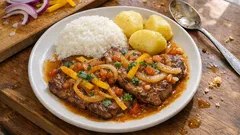 Bistec encebollado en una sola sartén: jugoso y con ají amarillo